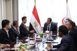 وزير الصحة يبحث مع سامسونج دعم التدريب الطبي والتحول الرقمي