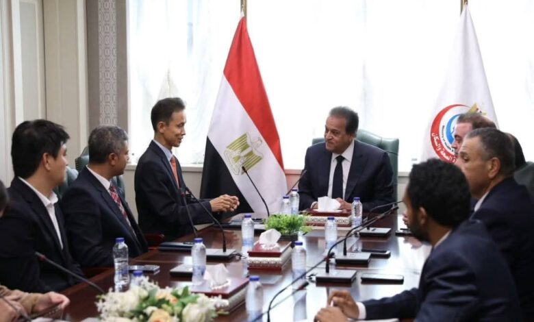 وزير الصحة يبحث مع سامسونج دعم التدريب الطبي والتحول الرقمي