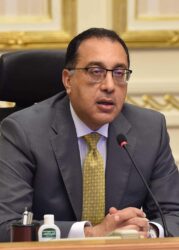 رئيس الوزراء يتابع مستجدات الموقف التنفيذي لمشروع تنمية مدينة "رأس الحكمة"