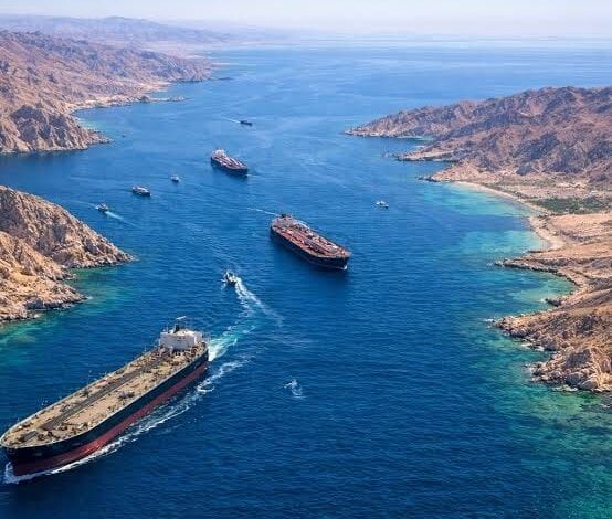 القيادة المركزيه الامريكيه:-مضيق هرمز مفتوح أمام جميع السفن