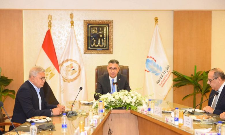 وزير التموين يتابع تطوير القابضة للصناعات الغذائية ويطمئن على المخزون الاستراتيجي