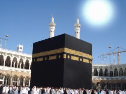 تعامد الشمس على الكعبة غدا الأربعاء 15/7/2026 فرصة نادرة لتحديد إتجاه القبلة.