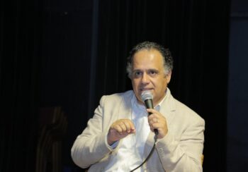 المايسترو ناير ناجي يكشف كواليس الرؤية الفنية لافتتاح المتحف المصري الكبير بمعرض الكتاب