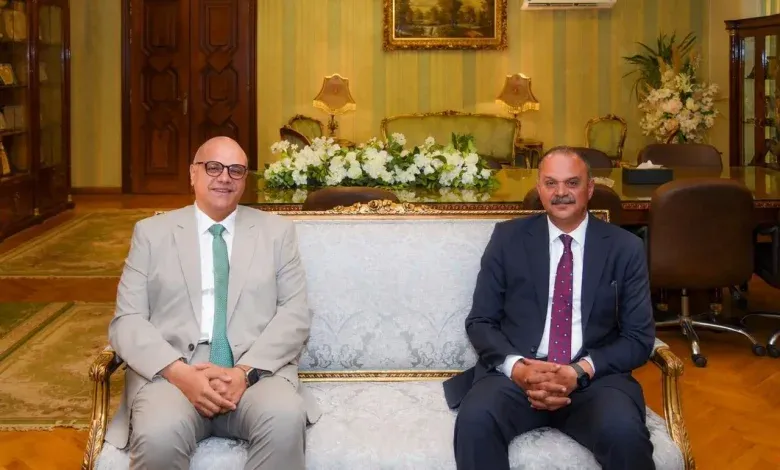 محافظ الإسكندرية يزور السيد مدير أمن الإسكندرية لتقديم التهنئة بتوليه مهام منصبه الجديد
