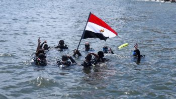 محافظ الإسكندرية يشهد فعاليات نادي الغوص والعروض البحرية والجوية احتفالًا بالعيد القومي ال 74 للمحافظة