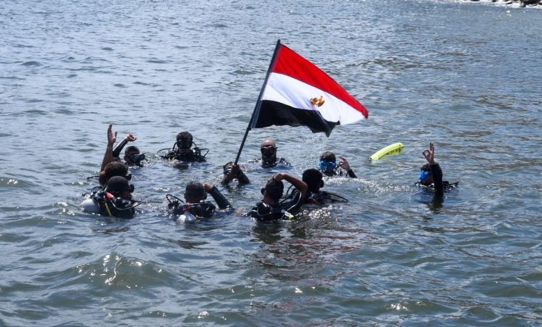 محافظ الإسكندرية يشهد فعاليات نادي الغوص والعروض البحرية والجوية احتفالًا بالعيد القومي ال 74 للمحافظة