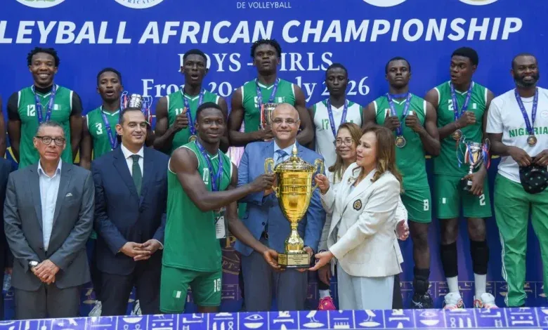 محافظ الإسكندرية يهنئ منتخب نيجيريا الفائز فى ختام بطولة أفريقيا للكرة الطائرة تحت 18 عامًا