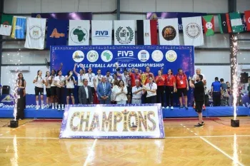 محافظ الإسكندرية يهنئ منتخب نيجيريا الفائز فى ختام بطولة أفريقيا للكرة الطائرة تحت 18 عامًا
