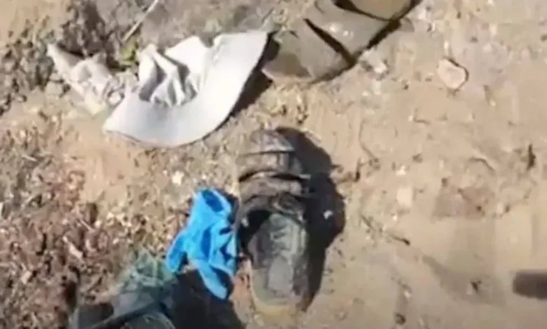 الأحذية والشباشب وبعض مقتنيات هذا ما تبقي من ضحايا لقمة العيش الاسماعليه