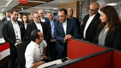 رئيس الوزراء يزور شركة فودافون للحلول الذكية