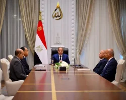 إجتمع الرئيس السيسي، بمدينة العلمين اليوم، مع رئيس مجلس الوزراء، ووزير النقل، ومُستشار رئيس الجمهورية للتخطيط العمراني.