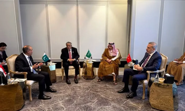 وزير الخارجية يشارك في الاجتماع الخامس للأطراف الإقليمية الأربعة R4 مع وزراء خارجية باكستان وتركيا والسعودية.