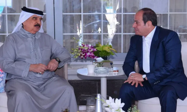 الرئيس السيسي يستقبل عاهل البحرين بالقصر الجمهوري بالعلمين الجديدة.