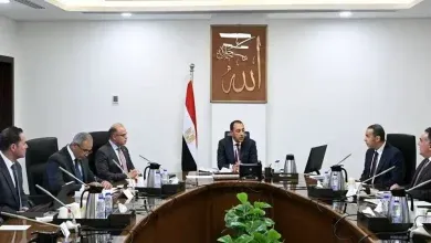 رئيس الوزراء يستعرض عددا من المقترحات لتطوير أداء البورصة المصرية