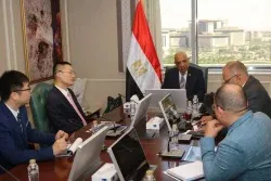 وزير الكهرباء يتابع مع شركة هواوي الصينية مستجدات مشروع التصنيع المحلي لبطاريات تخزين الطاقة.