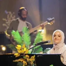 الفنانة السورية غالية تُبدع علي خشبة المسرح المكشوف بمكتبة الإسكندرية