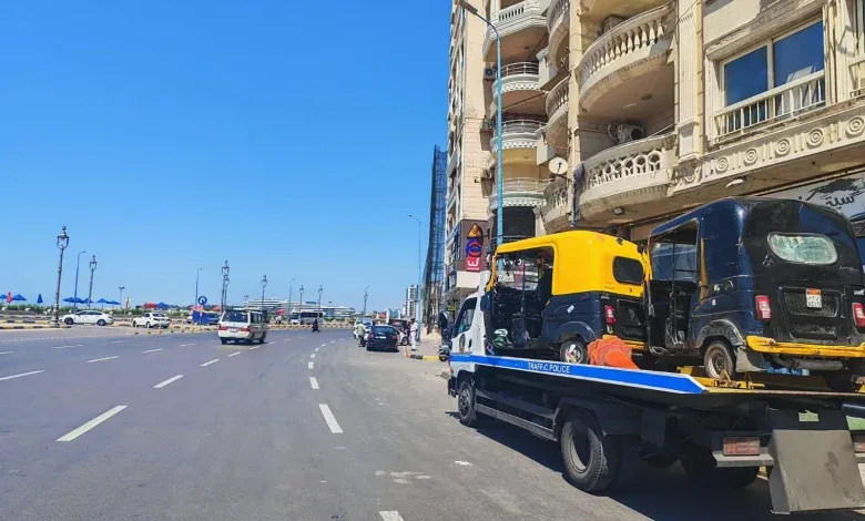 حملات مكثفة لضبط التكاتك المخالفة بطريق الكورنيش والشوارع الرئيسية بالإسكندرية