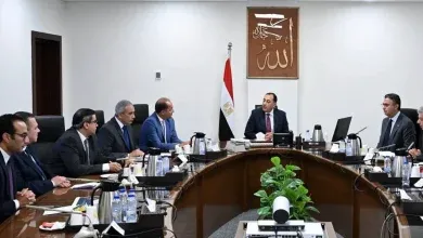 رئيس الوزراء يتابع تطوير منظومة الدعم النقدي السلعي وتوسيع اختيارات المواطنين