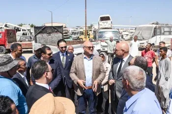 محافظ الإسكندرية ورئيس الاستئناف مدير النيابات يتفقدان ساحة التحفظ على المركبات بمنطقة البتروكيماويات