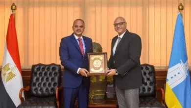 محافظ الإسكندرية يستقبل مدير الأمن والقيادات الأمنية بديوان عام المحافظة لتعزيز التعاون المشترك