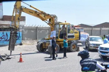 محافظ الإسكندرية يضع حجر الأساس لمشروع رفع كفاءة وإنارة طريق النهضة بالعامرية بطول 5.2 كم