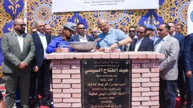 محافظ الإسكندرية يضع حجر الأساس لمشروع رفع كفاءة وإنارة طريق النهضة بالعامرية بطول 5.2 كم