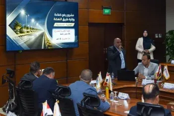 محافظ الإسكندرية يضع حجر الأساس لمشروع رفع كفاءة وإنارة طريق النهضة بالعامرية بطول 5.2 كم