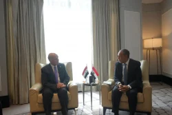 وزير الخارجية يؤكد لنظيره العراقي دعم مصر الكامل لوحدة العراق
