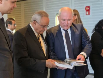 150 كتاب إهداء من المركز الثقافي الروسي إلى مكتبة الإسكندرية