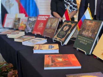 150 كتاب إهداء من المركز الثقافي الروسي إلى مكتبة الإسكندرية