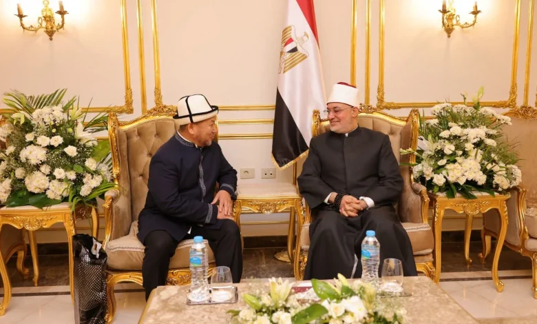 مفتي الجمهورية ورئيس الإدارة الدينية لمسلمي قيرغيزستان يبحثان تعزيز التعاون المشترك