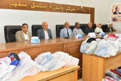 محافظ أسيوط يدعم طلاب الأسر الأولى بالرعاية بساحل سليم بـ220 حقيبة مدرسية .