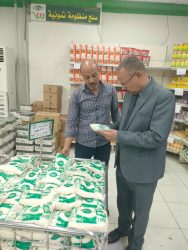 محافظ أسيوط يؤكد على تكثيف الجهود لمتابعة تنفيذ مبادرة تخفيض الأسعار .
