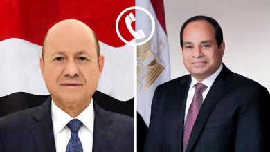 الرئيس السيسي تلقي اليوم اتصالًا هاتفيًا رئيس مجلس القيادة الرئاسي اليمني