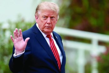 البيت الأبيض يمنع CNN من مرافقة ترامب على الطائرة الرئاسية