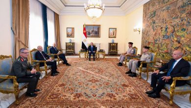 إستقبل الرئيس السيسي، اليوم، السيد نيكولاوس دندياس وزير الدفاع الوطني للجمهورية اليونانية.