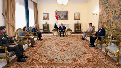 إستقبل السيد الرئيس عبد الفتاح السيسي، اليوم، السيد فاسيليس بالماس وزير الدفاع بجمهورية قبرص.