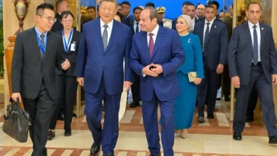 الرئيس السيسى وقرينته يصطحبان رئيس الصين وزوجته فى جولة بالمتحف المصرى الكبير.