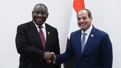 السيد الرئيس يلتقي رئيس جمهورية جنوب أفريقيا على هامش قمة تجمع البريكس بالعاصمة الهندية نيودلهي.