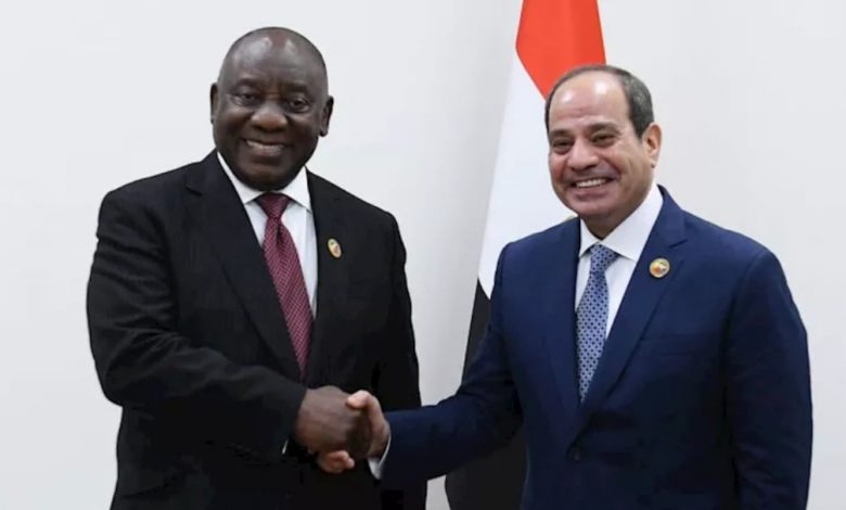 السيد الرئيس يلتقي رئيس جمهورية جنوب أفريقيا على هامش قمة تجمع البريكس بالعاصمة الهندية نيودلهي.