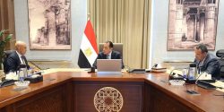 رئيس الوزراء يبدأ استعدادات مؤتمر أكتوبر باجتماع مع وزيري التعليم