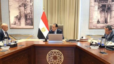 رئيس الوزراء يبدأ استعدادات مؤتمر أكتوبر باجتماع مع وزيري التعليم