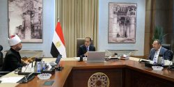 رئيس الوزراء يواصل استعدادات مؤتمر أكتوبر بلقاء وزير الأوقاف