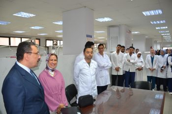 رئيس جامعة الإسكندرية يتفقد سير العملية التعليمية في أول أيام العام الجامعي 