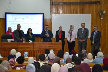 رئيس جامعة الإسكندرية يتفقد سير العملية التعليمية في أول أيام العام الجامعي 
