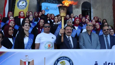 رئيس جامعة الإسكندرية يستقبل شعلة أسبوع شباب الجامعات والمعاهد العليا الرابع عشر