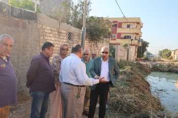 رئيس شركة الصرف الصحي بالإسكندرية يتابع ميدانيًا موقف المياه خلف شركة العلا