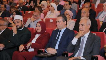 ضياء رشوان : وسائل التواصل الاجتماعي تفتح آمالًا وهمية تصدم الشباب بالواقع وتورث تمزقًا وجدانيًّا