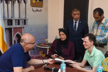 محافظ الإسكندرية يواصل لقاءاته الجماهيرية لبحث شكاوى المواطنين
