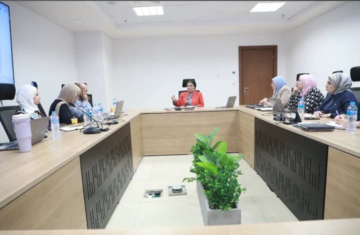 نائب وزير الصحة تتابع تطوير خدمات الرعاية الصحية ودعم صحة الأم والطفل.